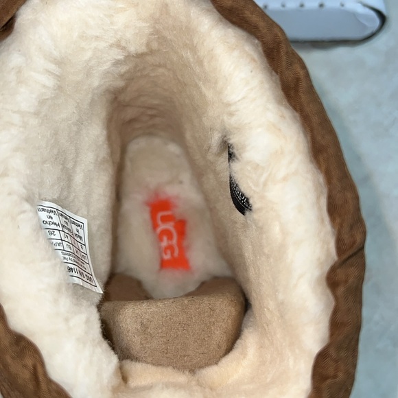 UGG Men’s size 8 snow boots. NEW! - Picture 8 of 10